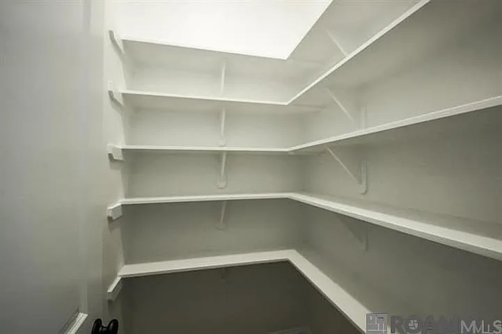 10921 Maitland Ave — Photo 7
