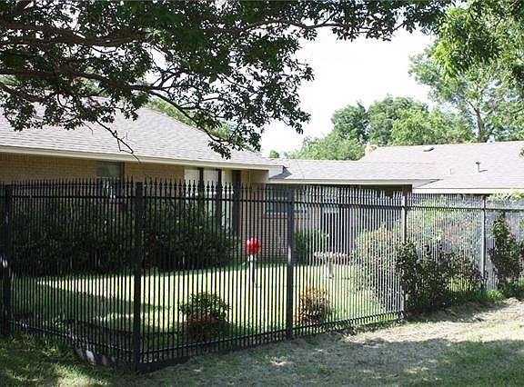 4th image of 301 N Fordyce St