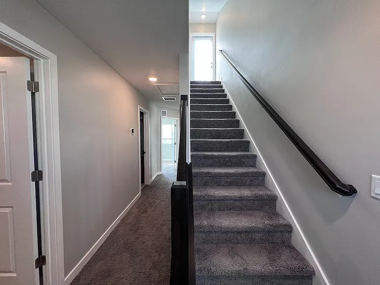 137 E Brushy Canyon St #1 — Photo 23