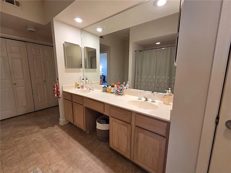 3777 Peachtree Rd NE #1035 — Photo 17