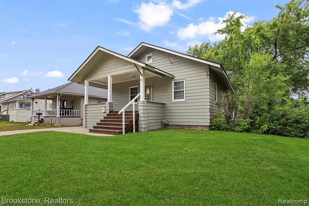 2 bed, 1.0 bath, 1312 sqft, $2,300 — Photo 3