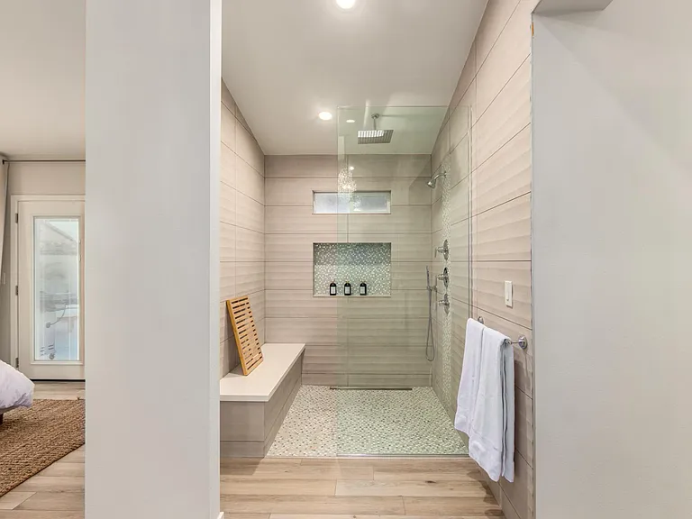 5009 E Le Marche Ave — Photo 18