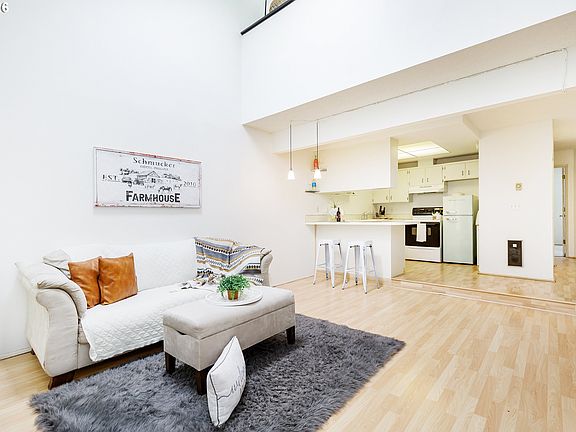 5th image of 4628 SW Comus Pl