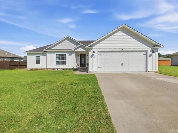 303 Promenade Cir, Russellville, AR 72801