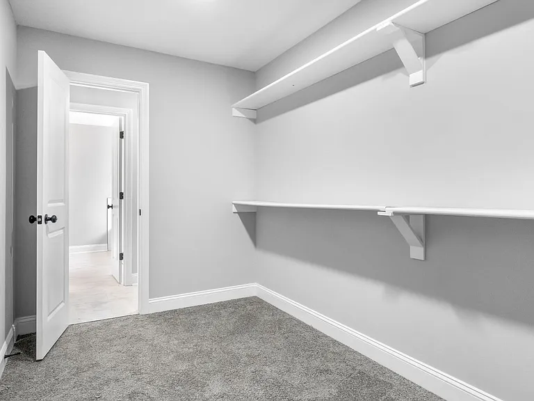 2129 Powell Rd — Photo 17