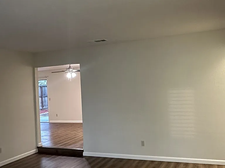 1610 Fir St — Photo 9