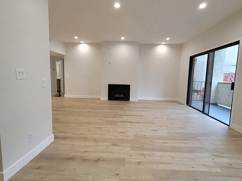 323 N Jackson St #203