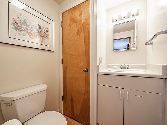 Half Bathroom off Main Bedroom Abigail's Cottage Ashland Oregon