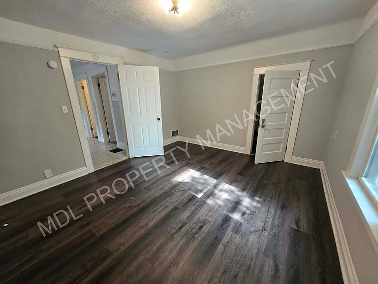 2120 Stark St. — Photo 6
