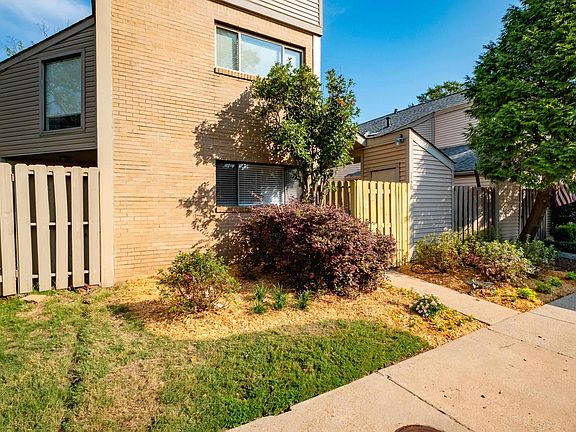 3rd image of 2520 Riverfront Dr APT 2