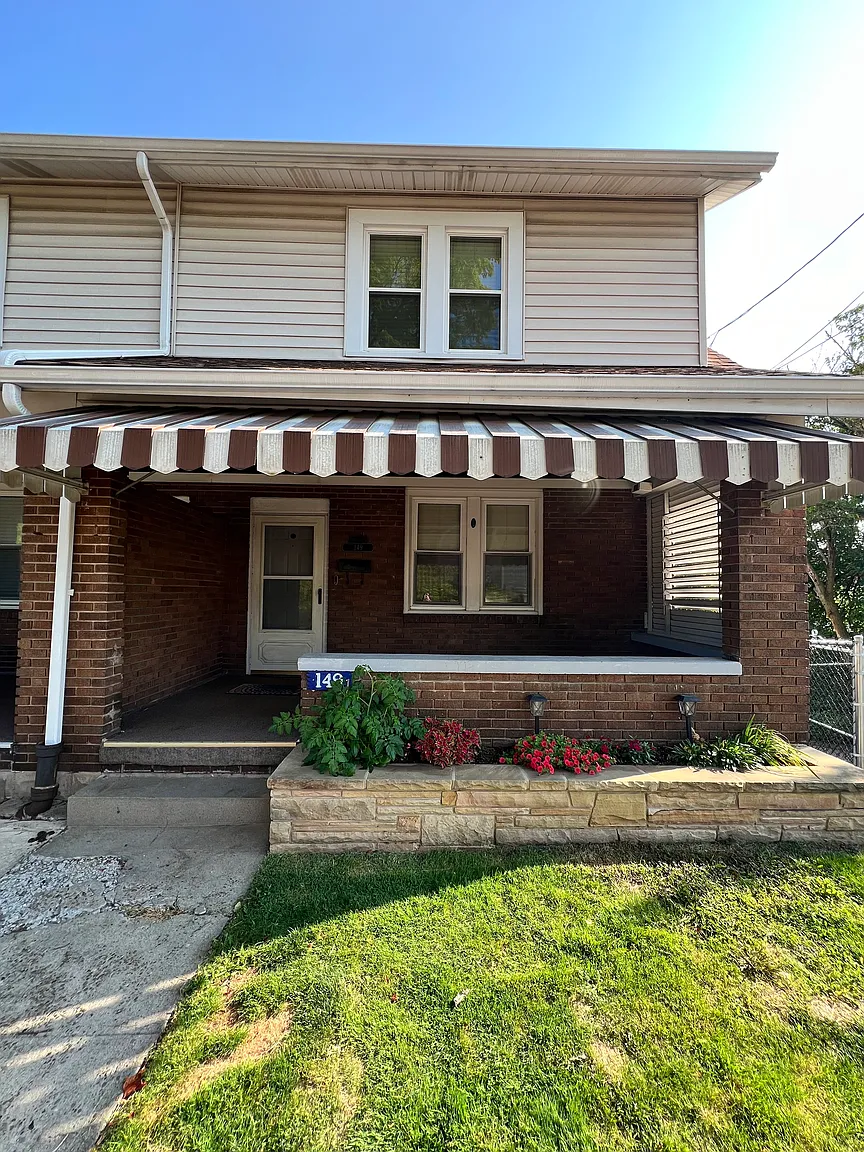 149 Montville St photo 1