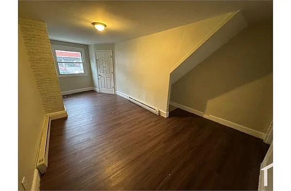 Building Photo - 807 Summer Ave #1