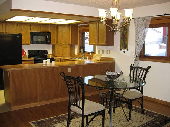 4th image of 3278 Riverview Dr #B