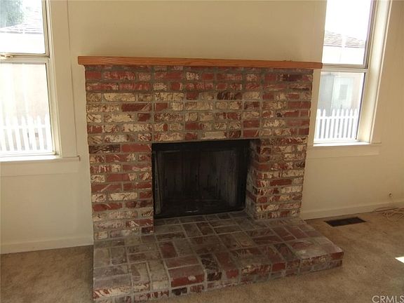 5th image of 939 N Fairview St