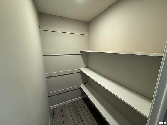 4th image of 2901 Lyn St