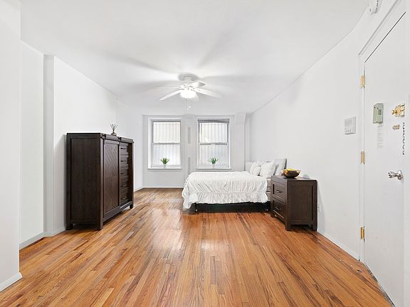 2nd image of 267 W 90th St APT 1F