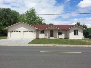 1102 Canal Ave, Tieton, WA