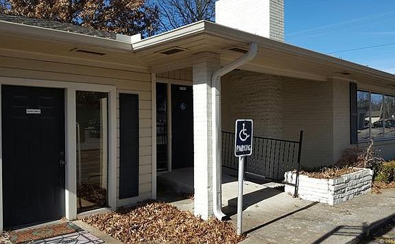 3rd image of 223 N East Ave