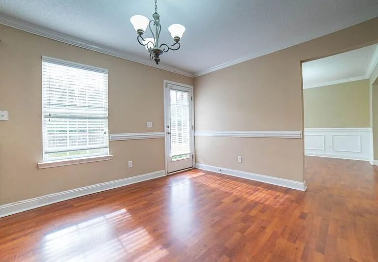 211 Augusta Way — Photo 19