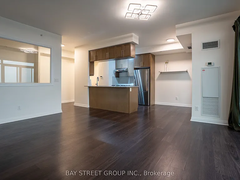 55 Oneida Cres #LPH04 — Photo 2