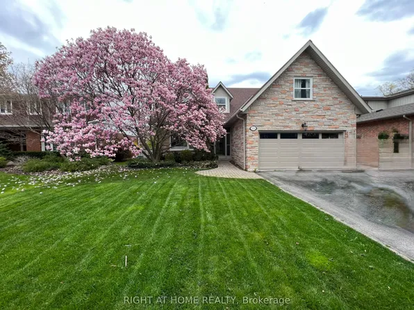 155 Cheverie St, Oakville, ON L6J 6C3