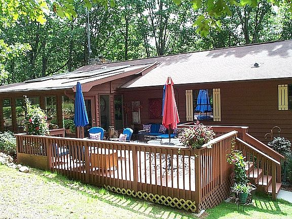 2nd image of 161 Fleetwood Dr NE