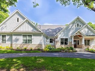 42 Otis Rd, Barrington Hills, IL 60010