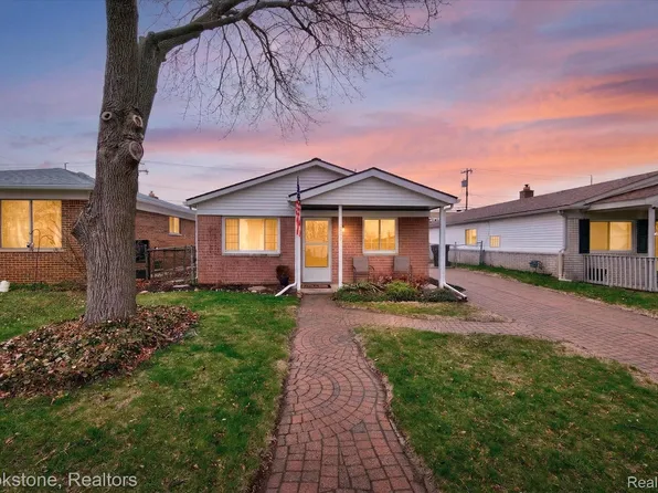 20305 Ellis St, Roseville, MI 48066
