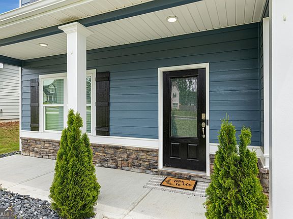 3rd image of 1140 Red Bud Cir