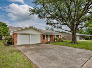 1210 Hillside Dr, Gainesville, TX 76240