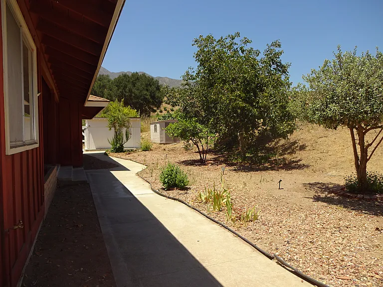943 Oak Ave — Photo 5