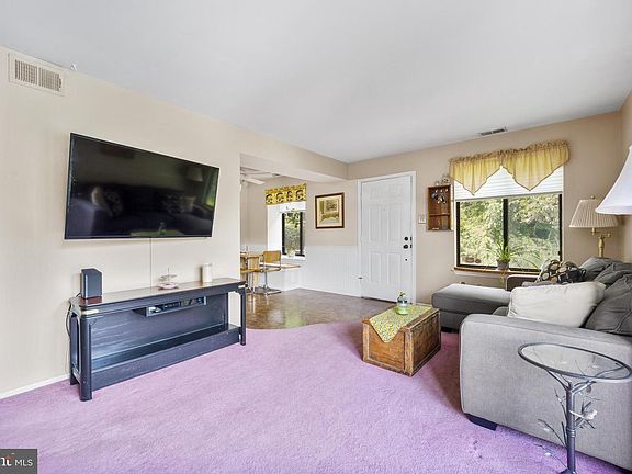 5th image of 7509 Hilltop Dr #207