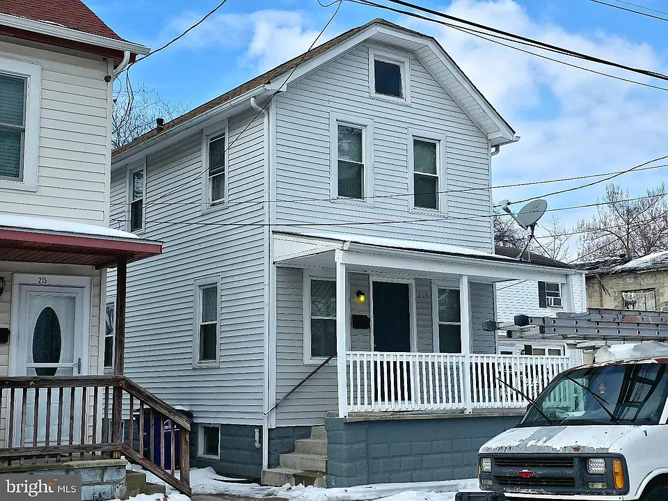 213 Laurel St