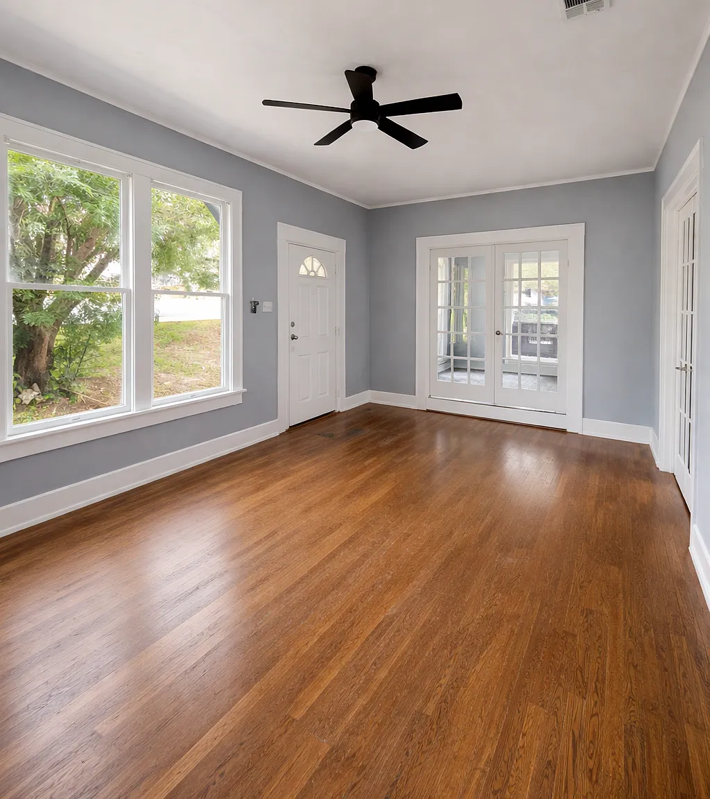 401 W Saint Elmo Rd — Photo 3