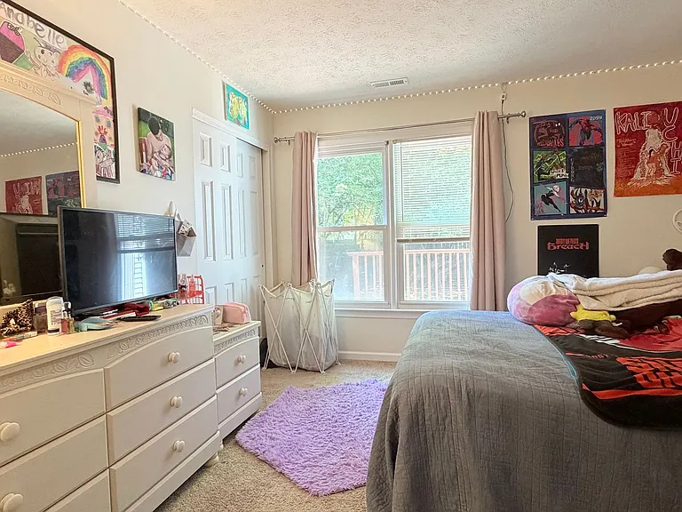 202 Sheffield Ln — Photo 6