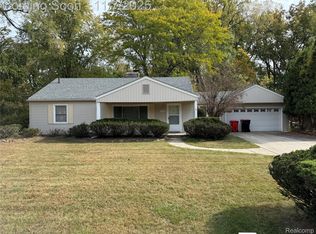 23318 Churches St, Southfield, MI 48033