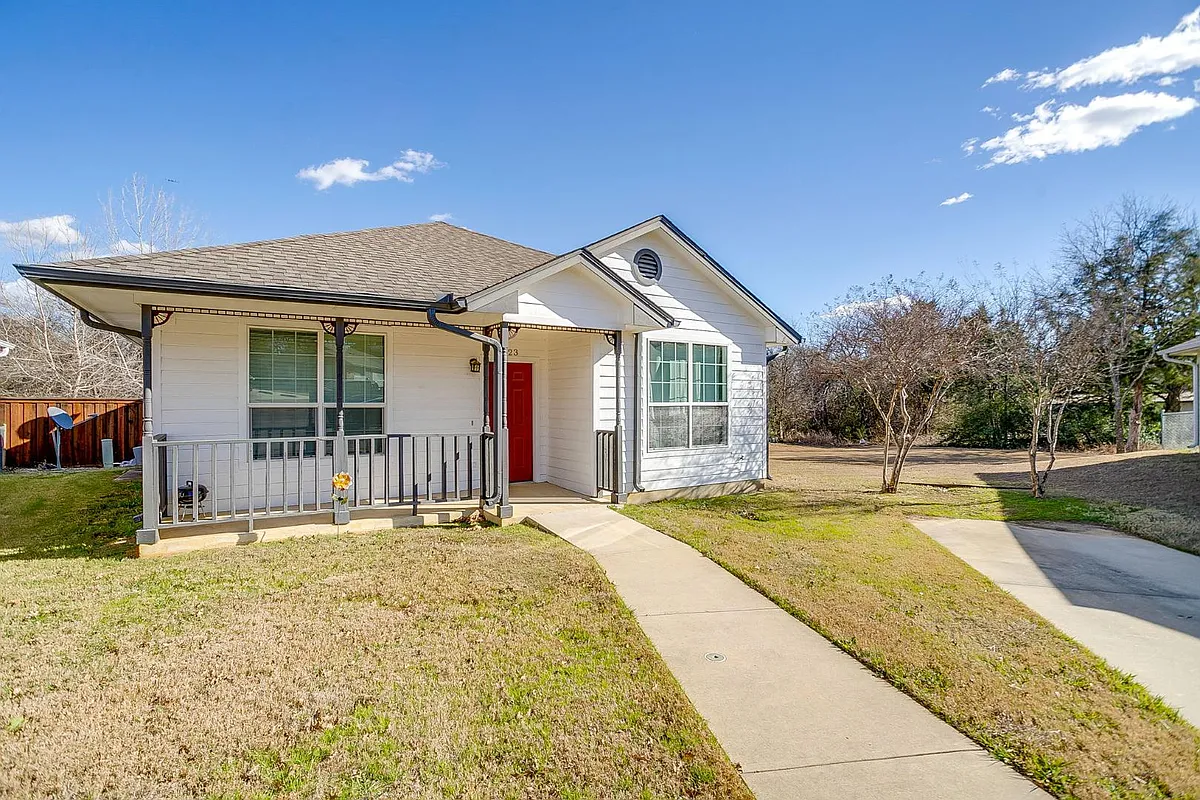 Property Photo - 723 Hometown Village Ct