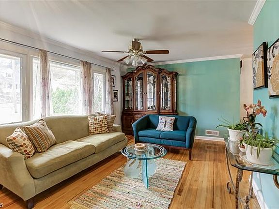 4th image of 5 Sheridan Ave