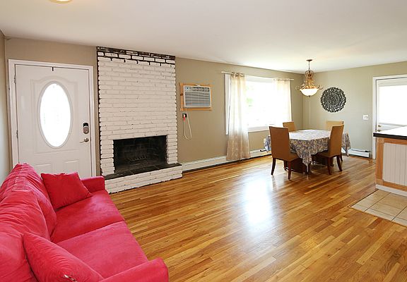 3rd image of 124 W 7th St