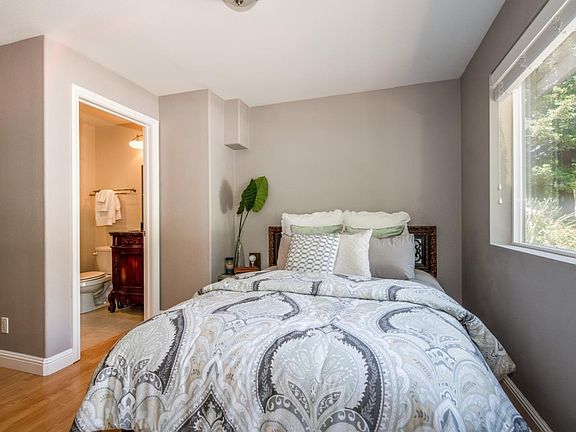 2nd image of 3226 Darya Ln