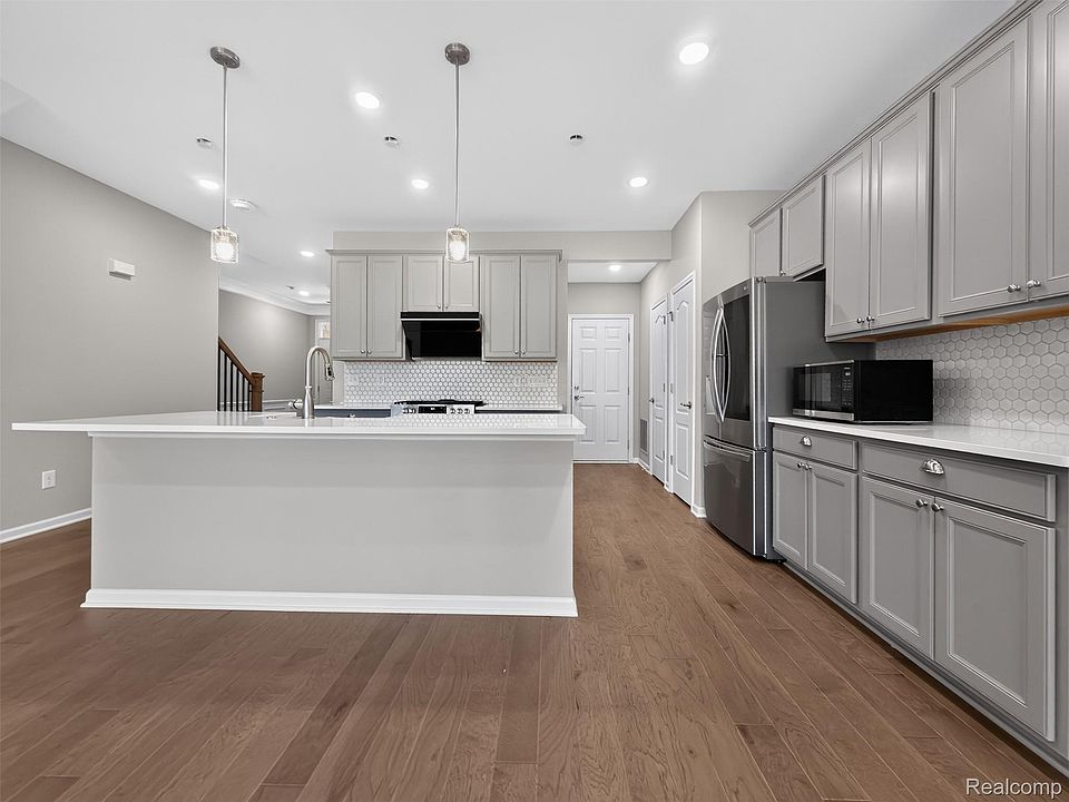 1673 Addison Cir, photo 17