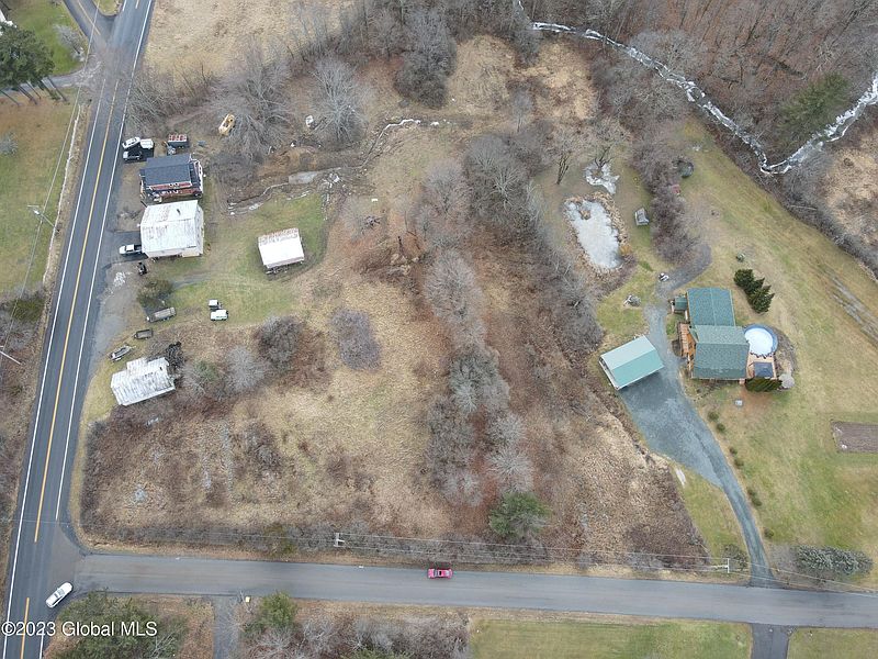 3rd image of L2 Ruckytucks Road