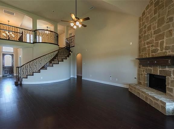 4th image of 8110 Fall Brook Dr