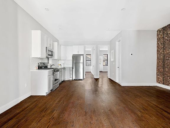 3rd image of 2705 Glenwood Rd #1