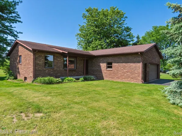 7383 Mason Rd, Fowlerville, MI 48836