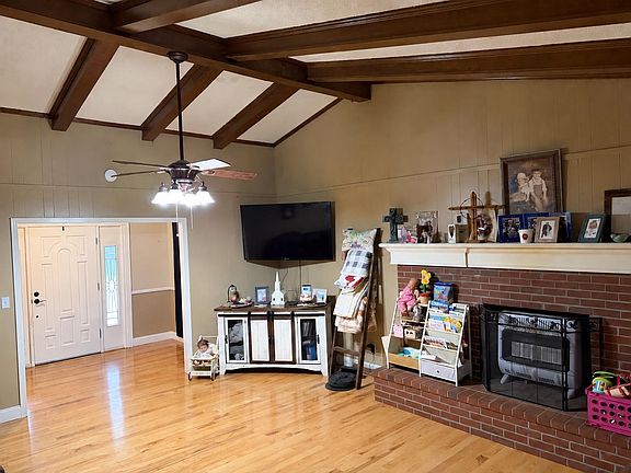3rd image of 345 Smith Cir