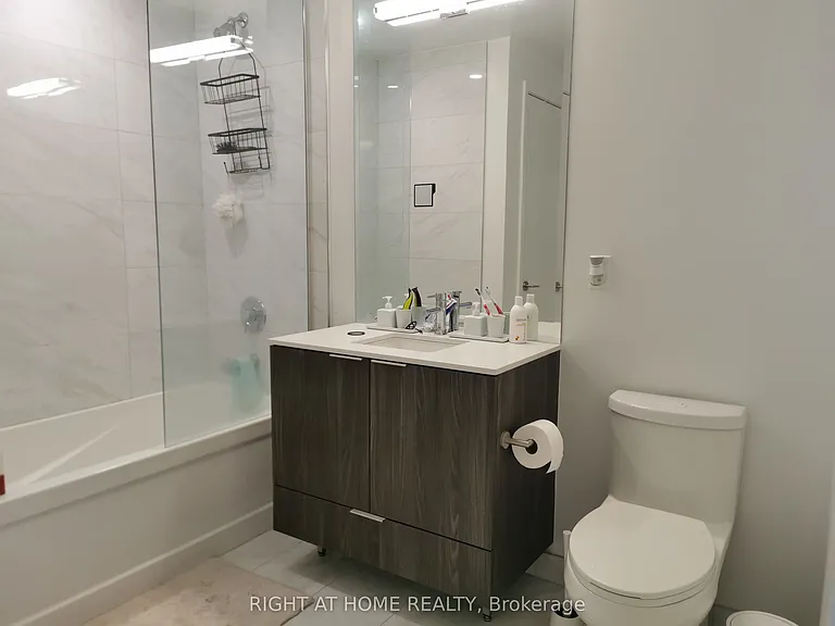15 Queens Quay E #1307 — Photo 7