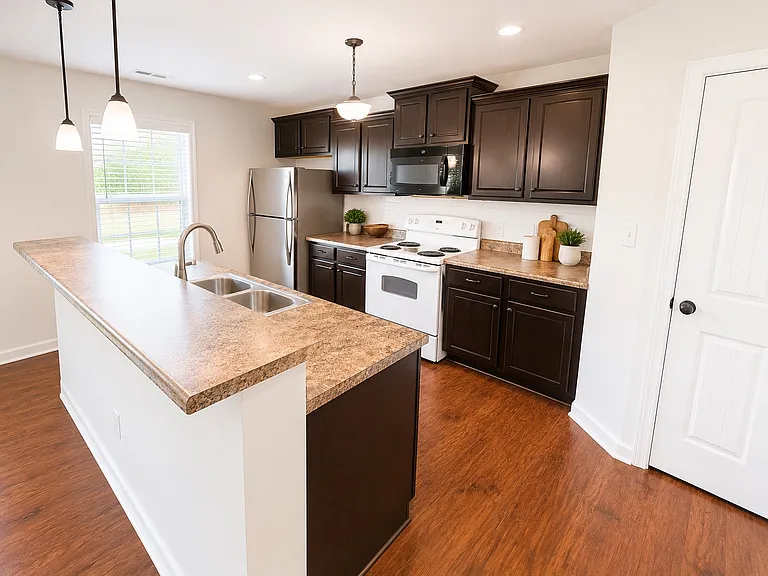 100 Bent Saddle St — Photo 6