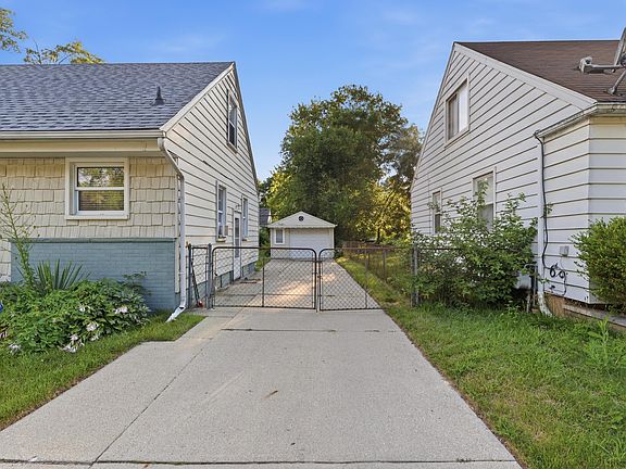 4th image of 19353 Denby St