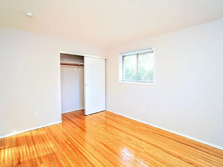 146 Woodhill Dr #6 — Photo 7